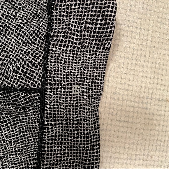 LULULEMON size 2 leggings! - Picture 2 of 2